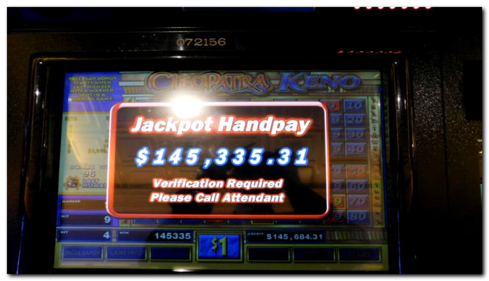 EUR 995 Kejohanan slot freeroll harian di Kasino Cashmio